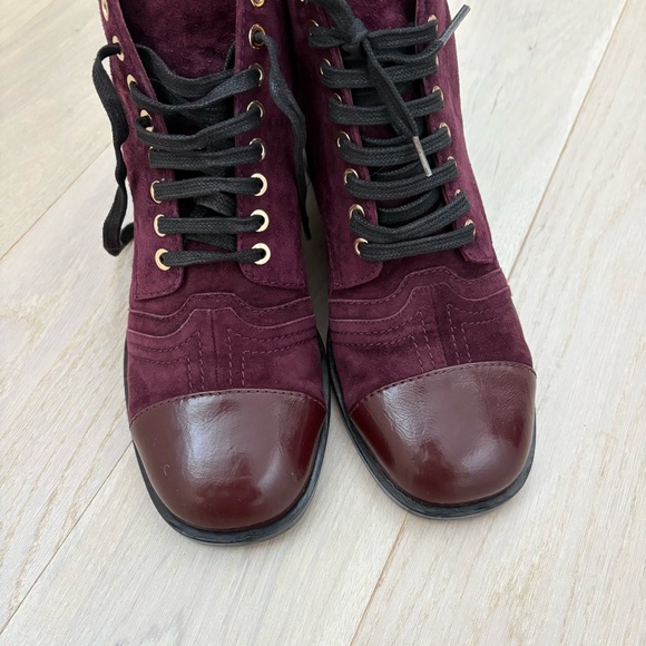 CHANEL Derby Wave Burgundy Leather CC Lace-up Ankle Boots 40C - Picture 5 of 16